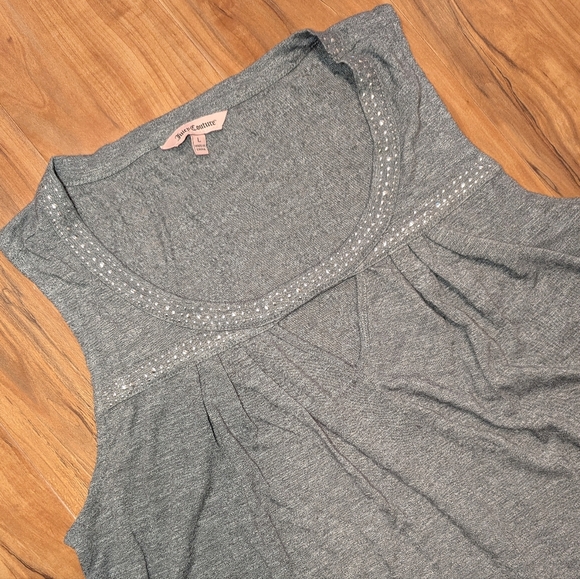 Juicy Couture Studded Sleeveless Tee V-Cutout Women's Large Grey Tank EUC Y2K - Picture 2 of 5